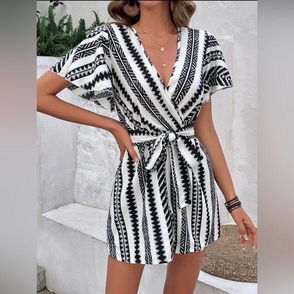 Frenchy Geo Print Butterfly Sleeve Ruffle Hem Belted Romper - Picture 4 of 7